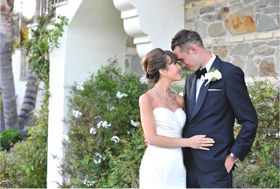 elegant-black-tie-with-touch-of-vintage elegant-black-tie-with-touch-of-vintage